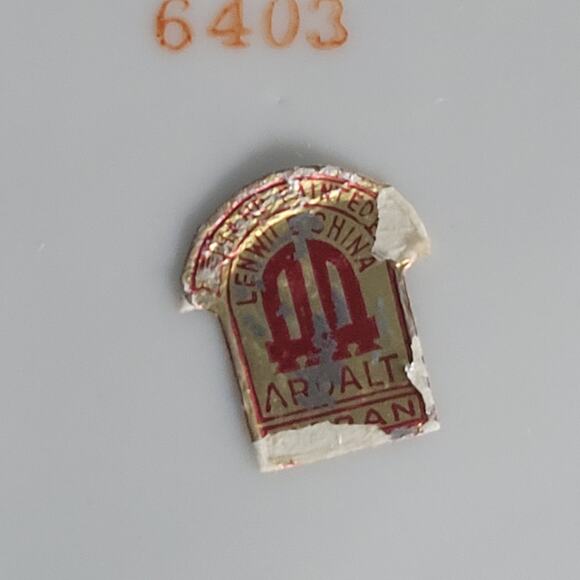 Vintage Porcelain Heart Trinket Box Gold Gilt Floral Lid Small Jewelry Box w/Lid - Picture 6 of 10